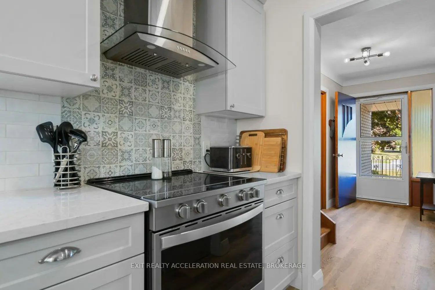 187 Welborne Avenue photo 2