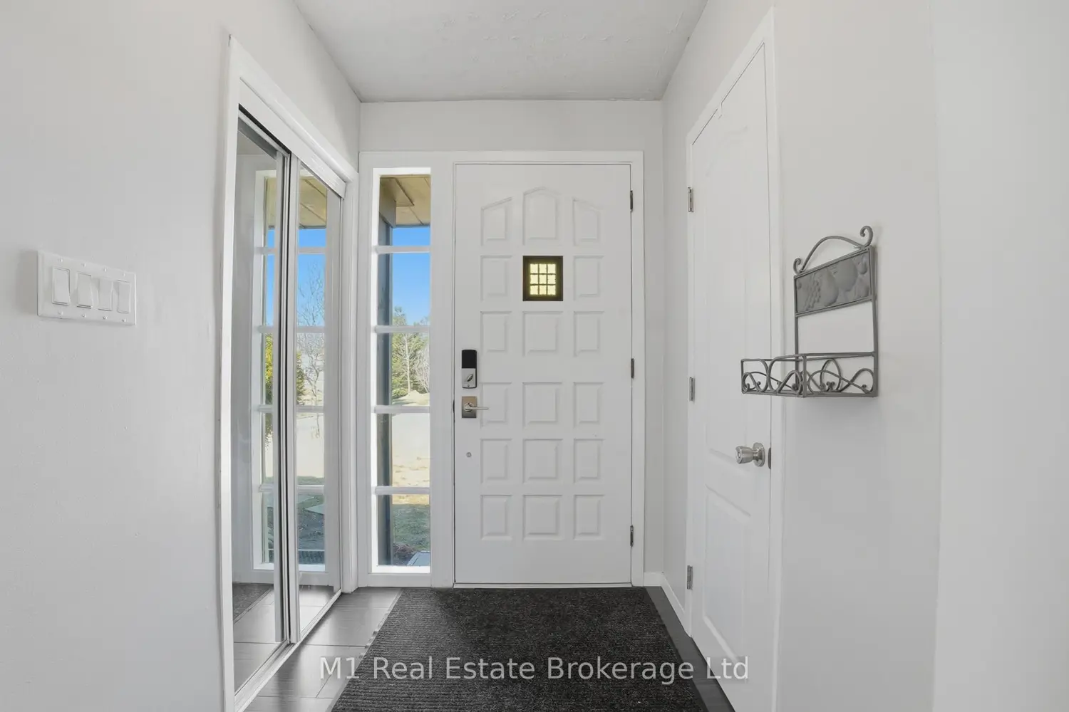 9467 Wellington Rd 124 photo 2