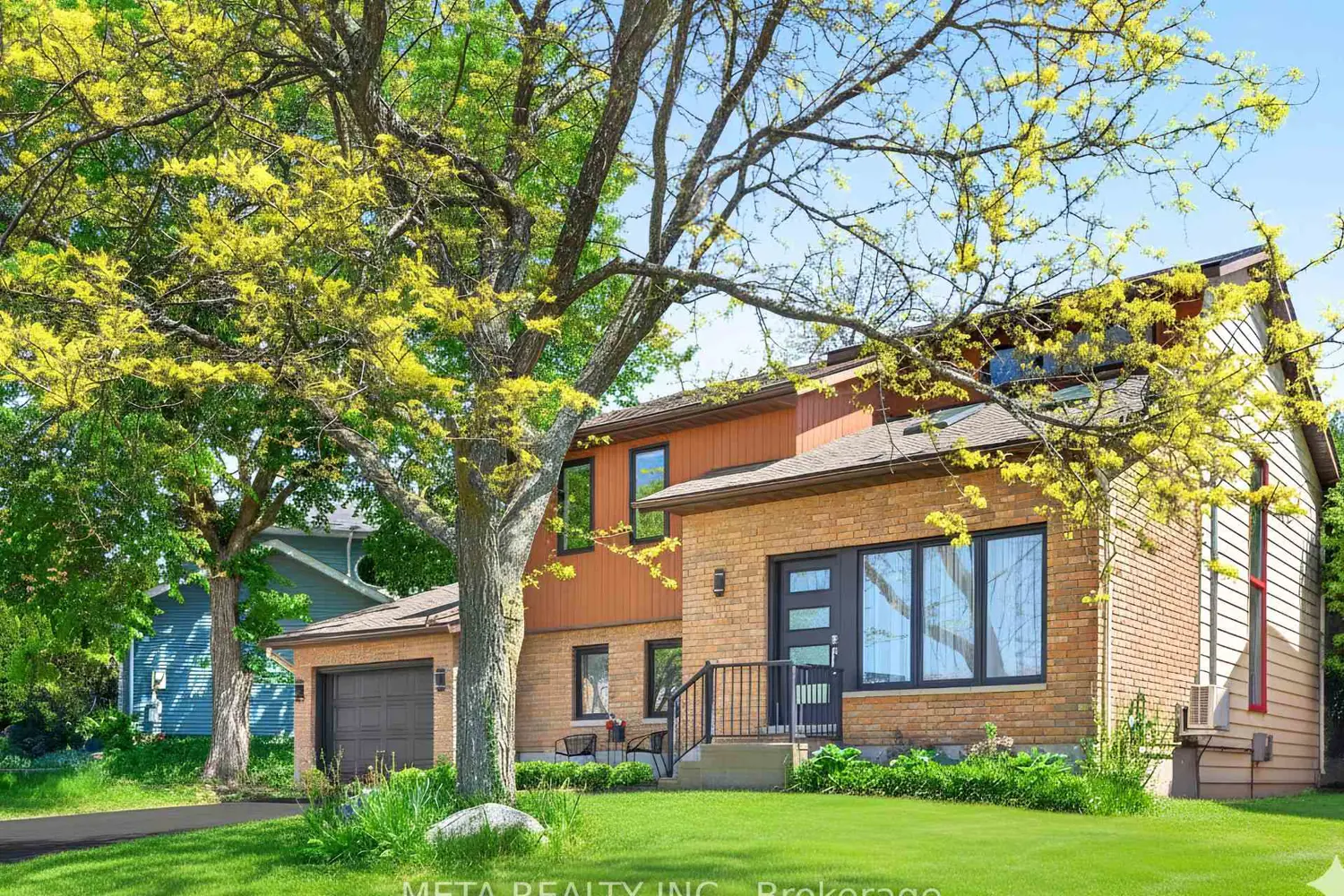 865 27Th Street photo 2