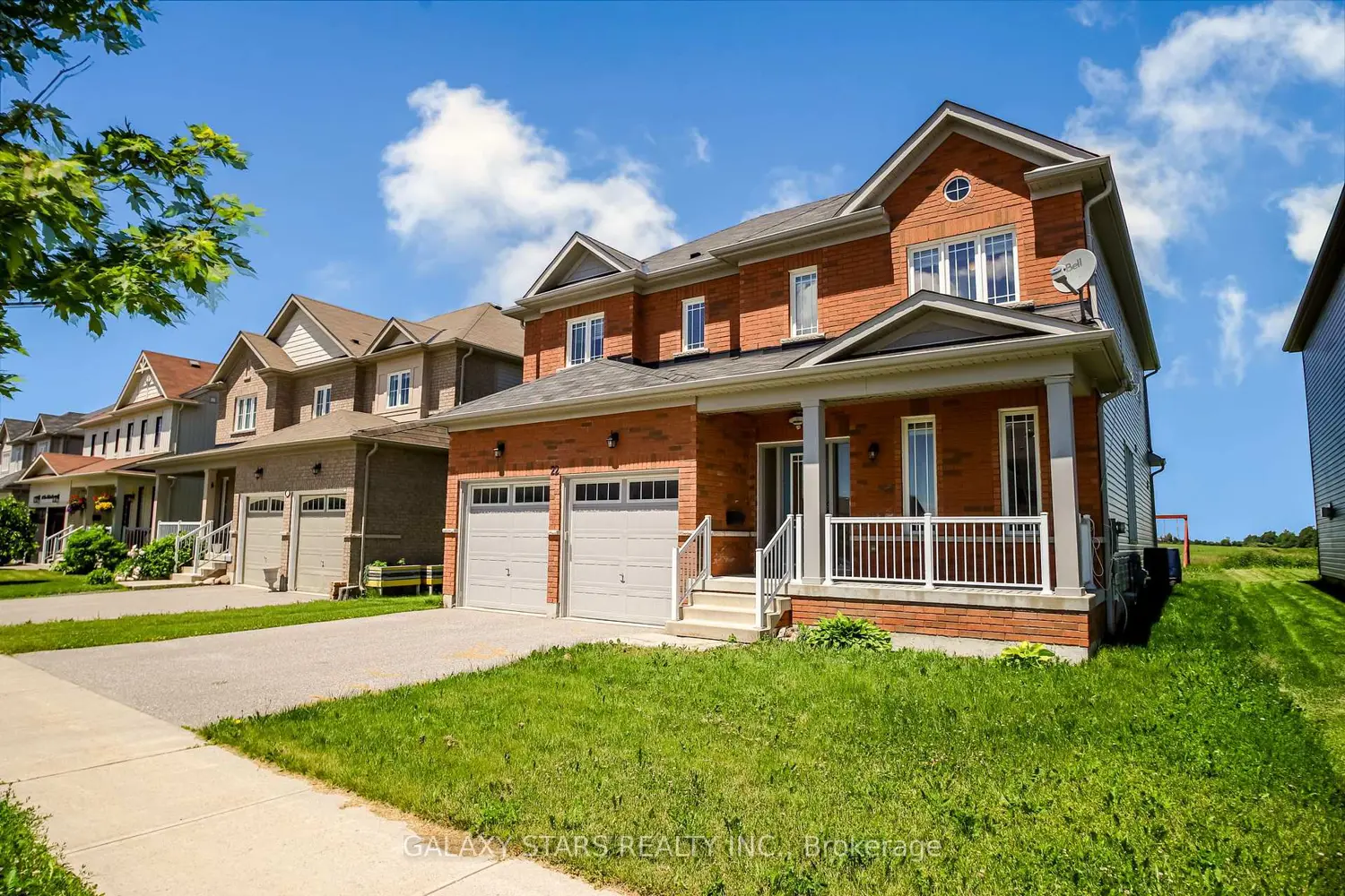 22 Don Hadden Crescent photo 3