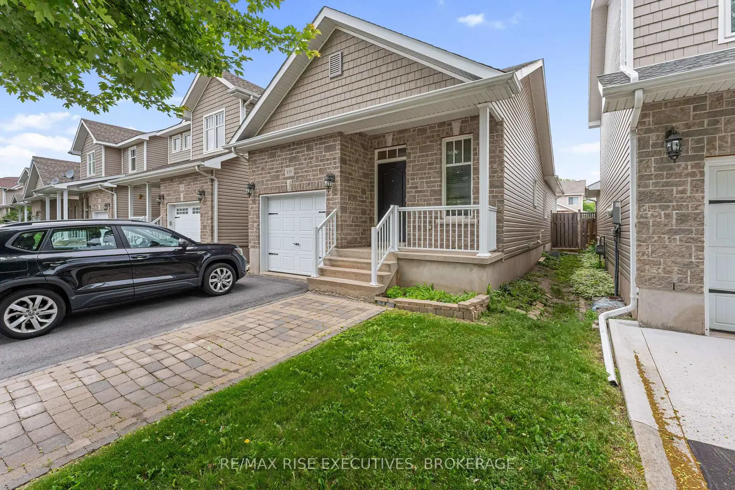 639 Walters Street photo 2