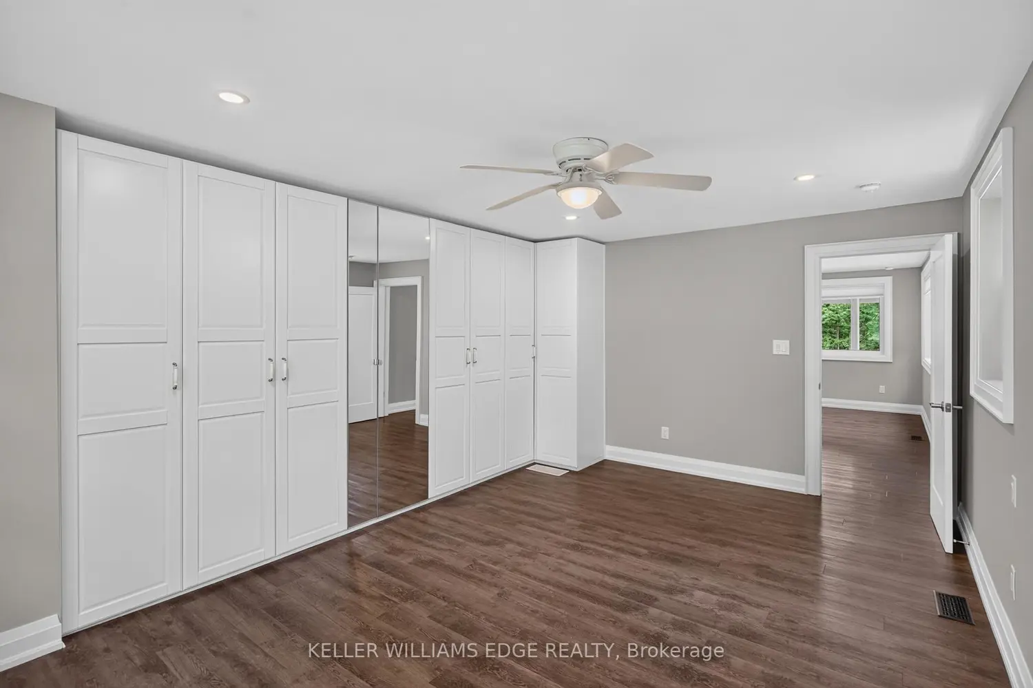258 Lynden Road photo 4