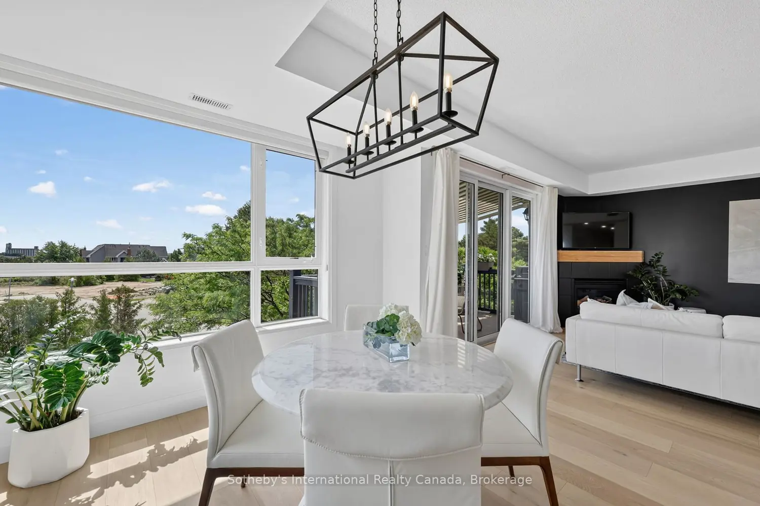441 Mariners Way photo 3