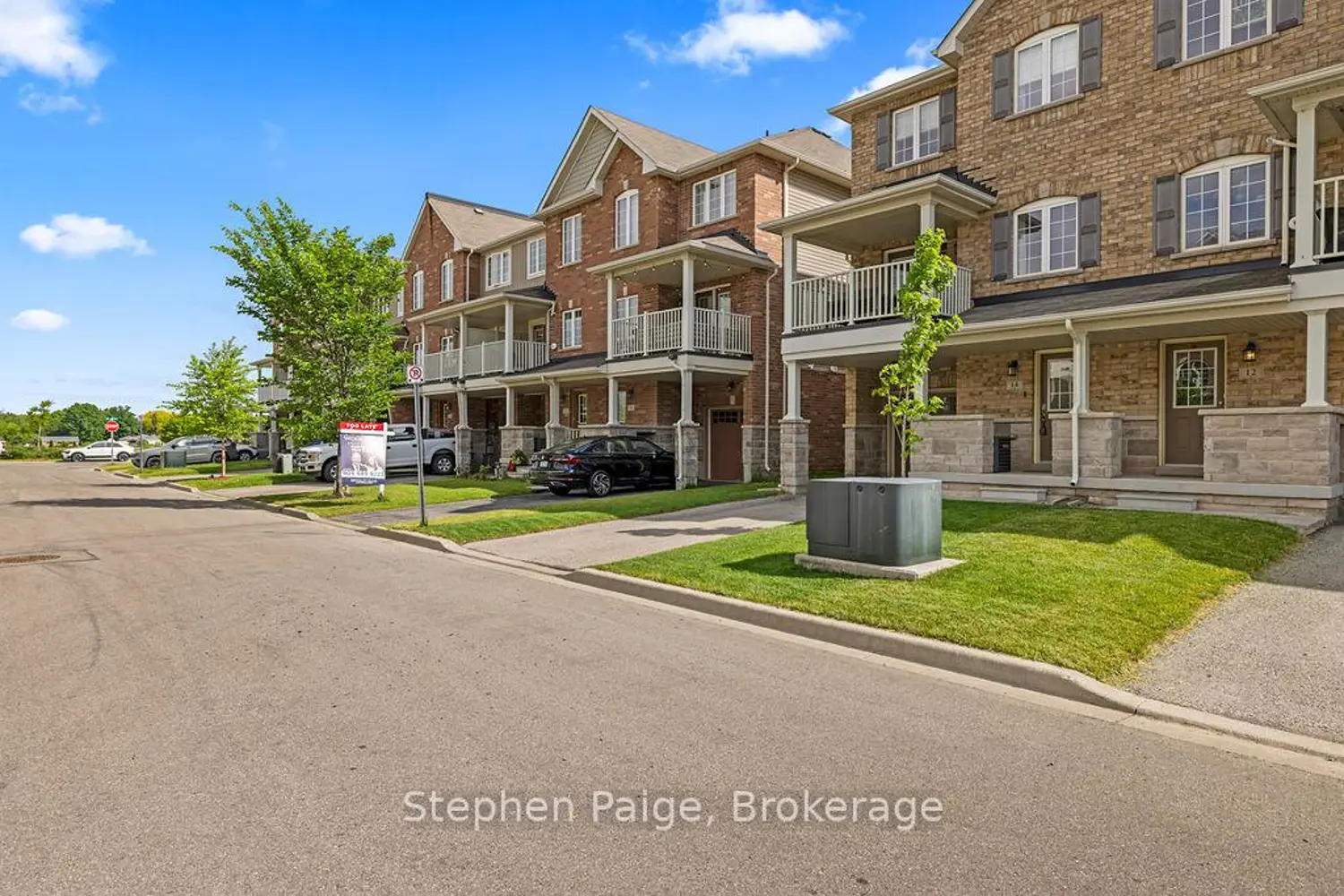 14 Hiscott Drive photo 2