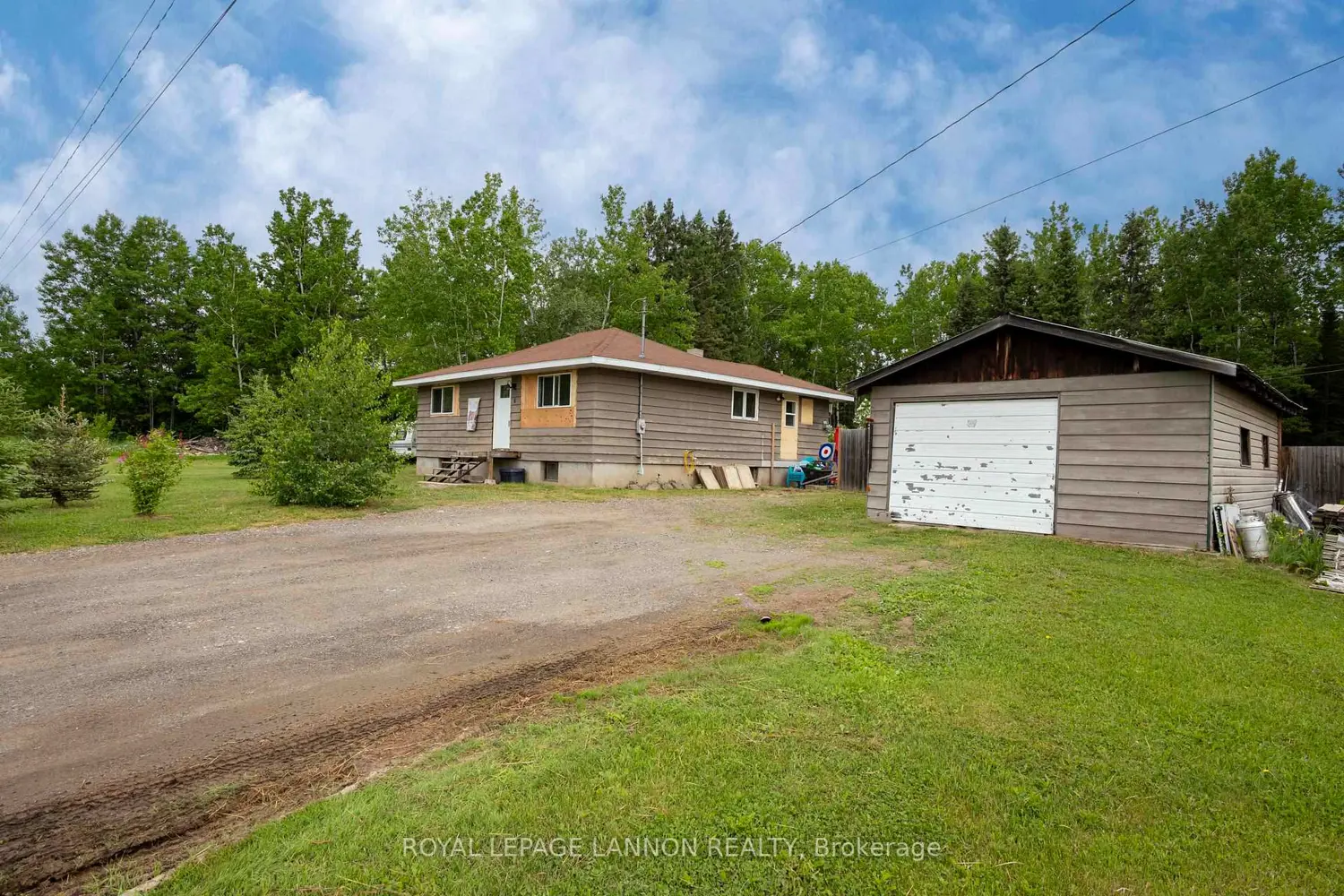 6 Hume Rd W photo 2
