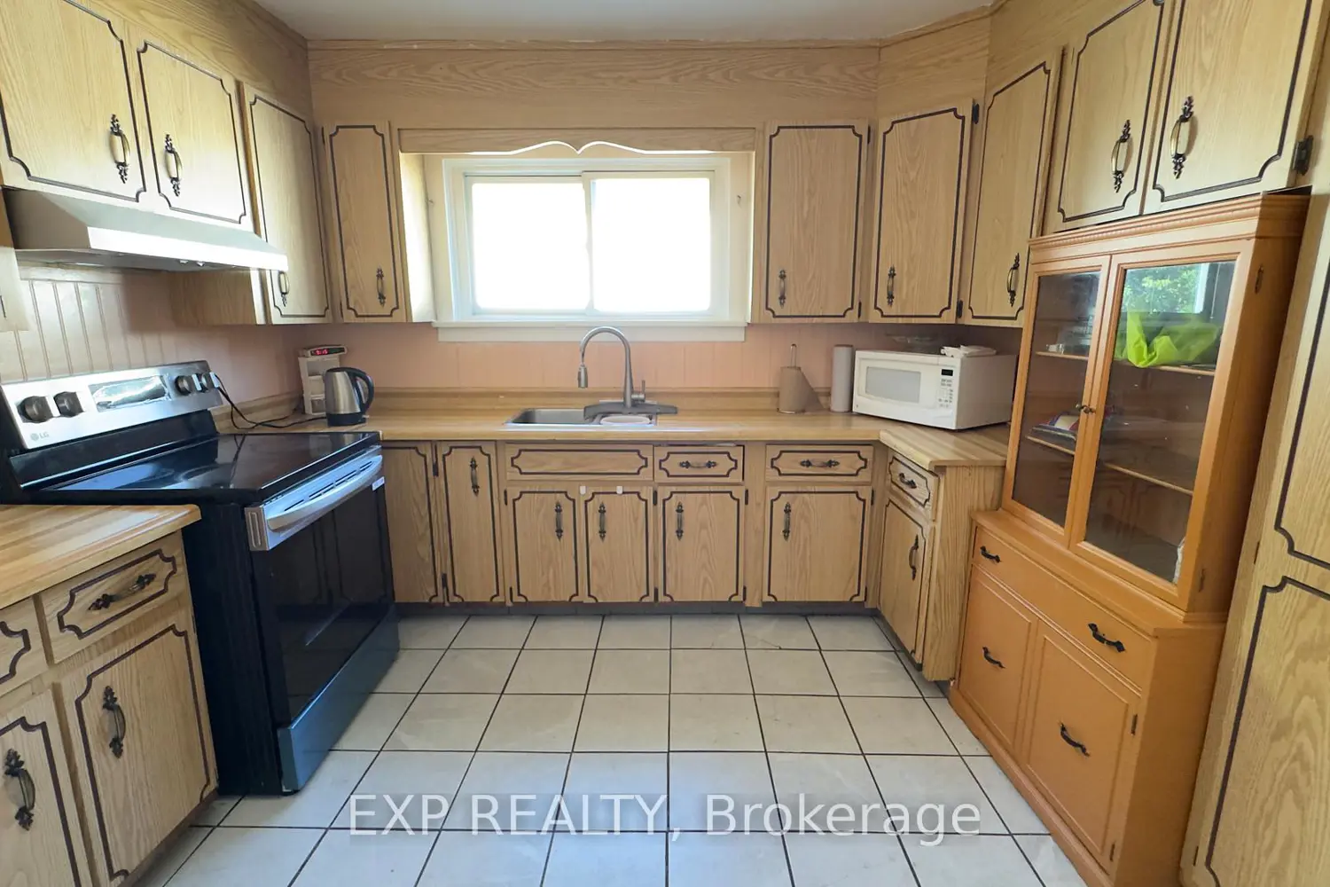 428 Carlton Street photo 3