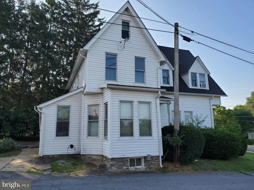 33 E Main Street, Middletown, MD 21769 photo 4