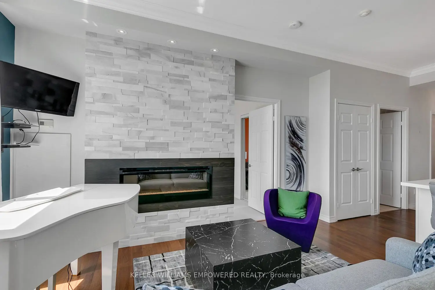 1135 Royal York Road 1406 photo 3