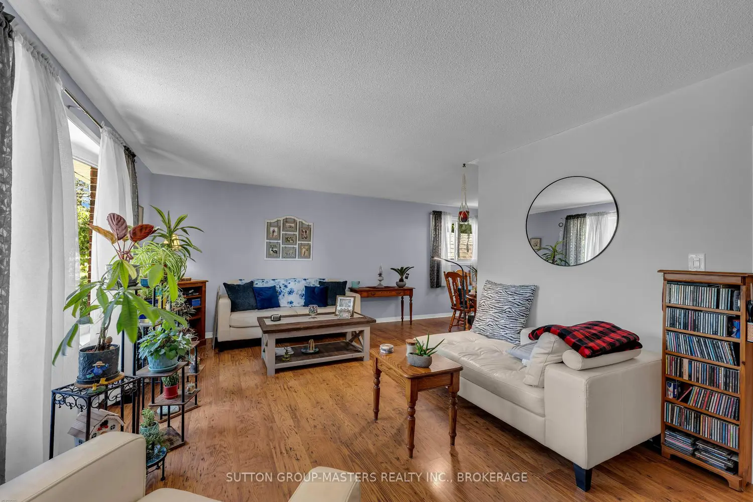 788 Mona Drive photo 3