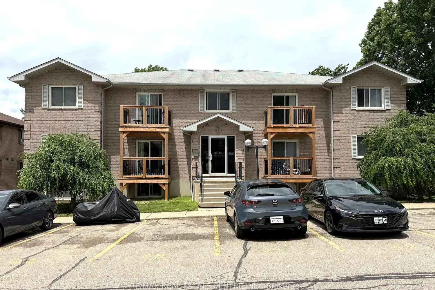 266 Overlea Drive 206