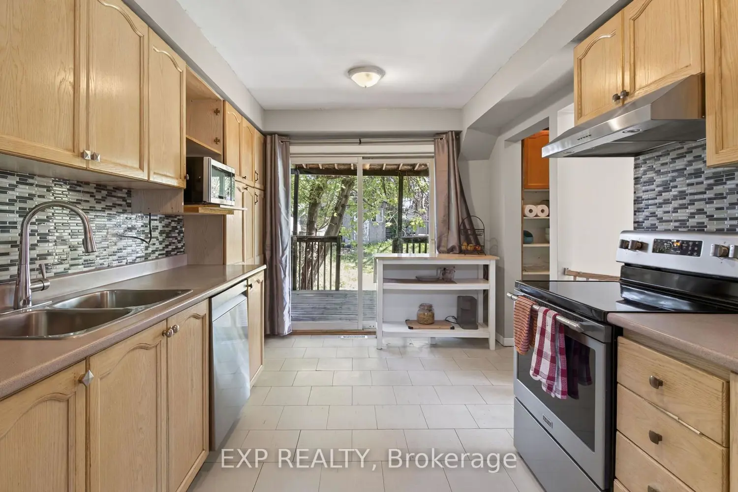 33 Carlton Road photo 5