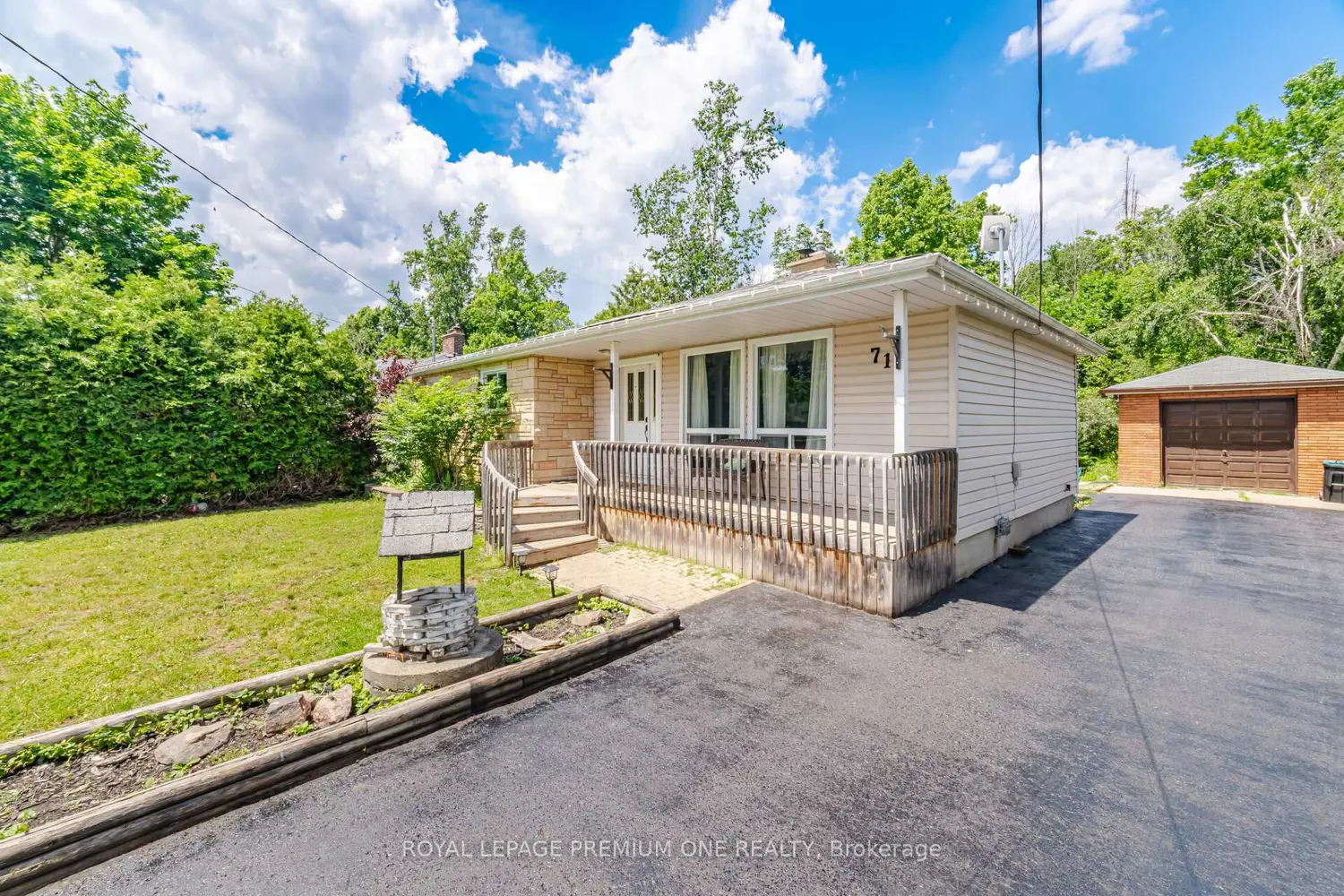 710 Rose Lane photo 2