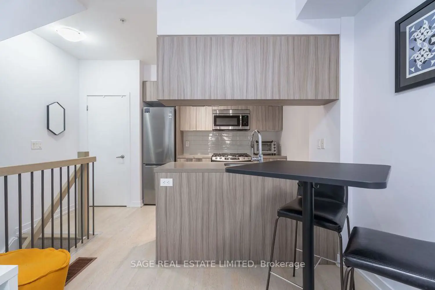 150 Broadview Avenue Th3 photo 4