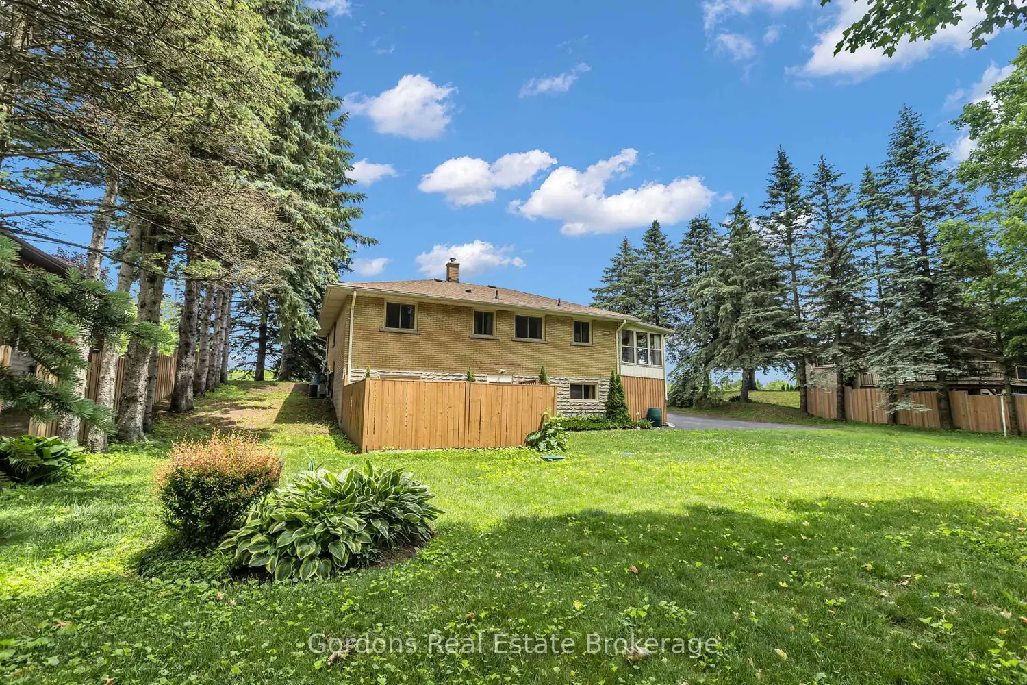 1432 Mannheim Road photo 3