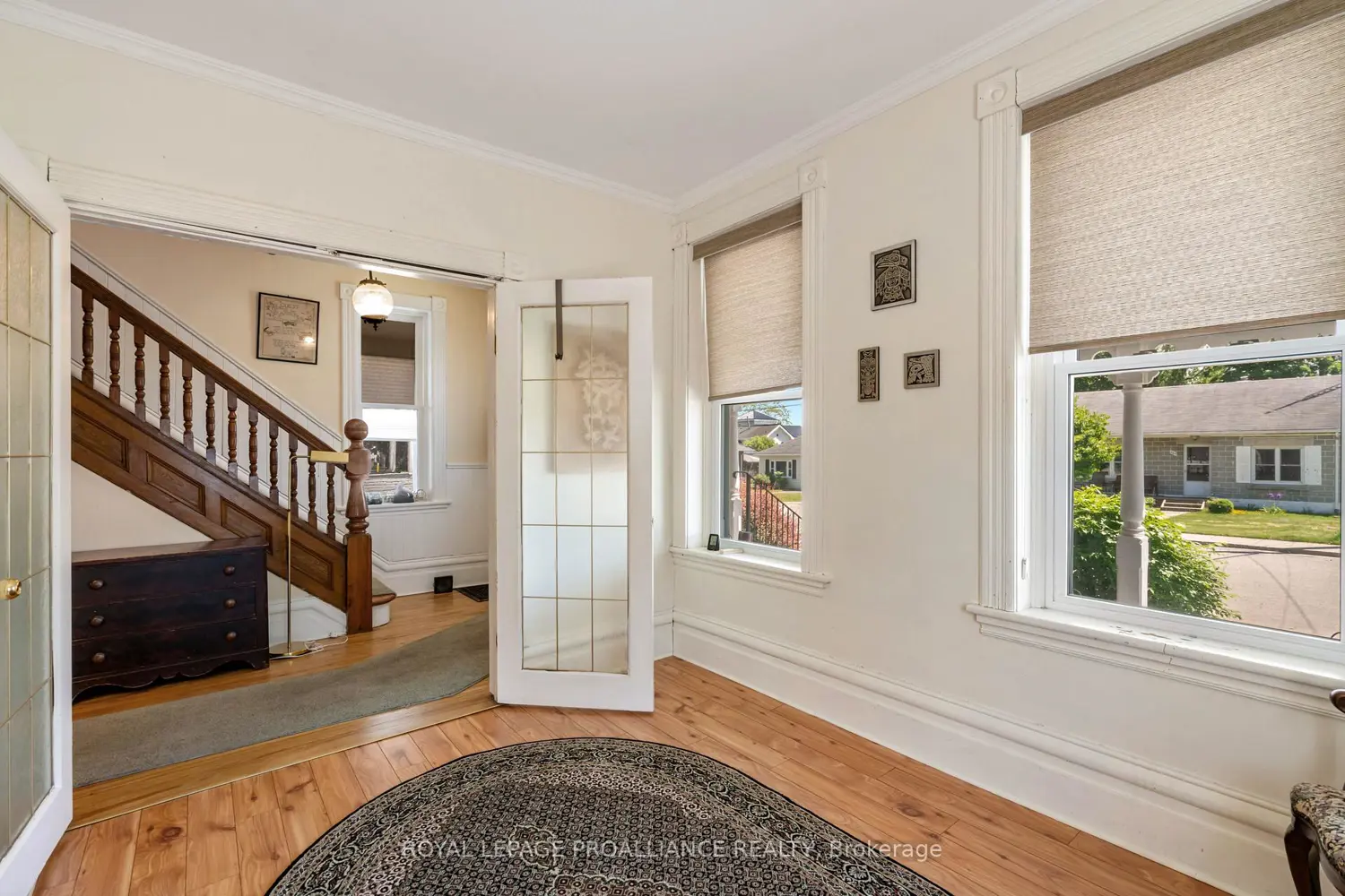 568 James Street photo 5
