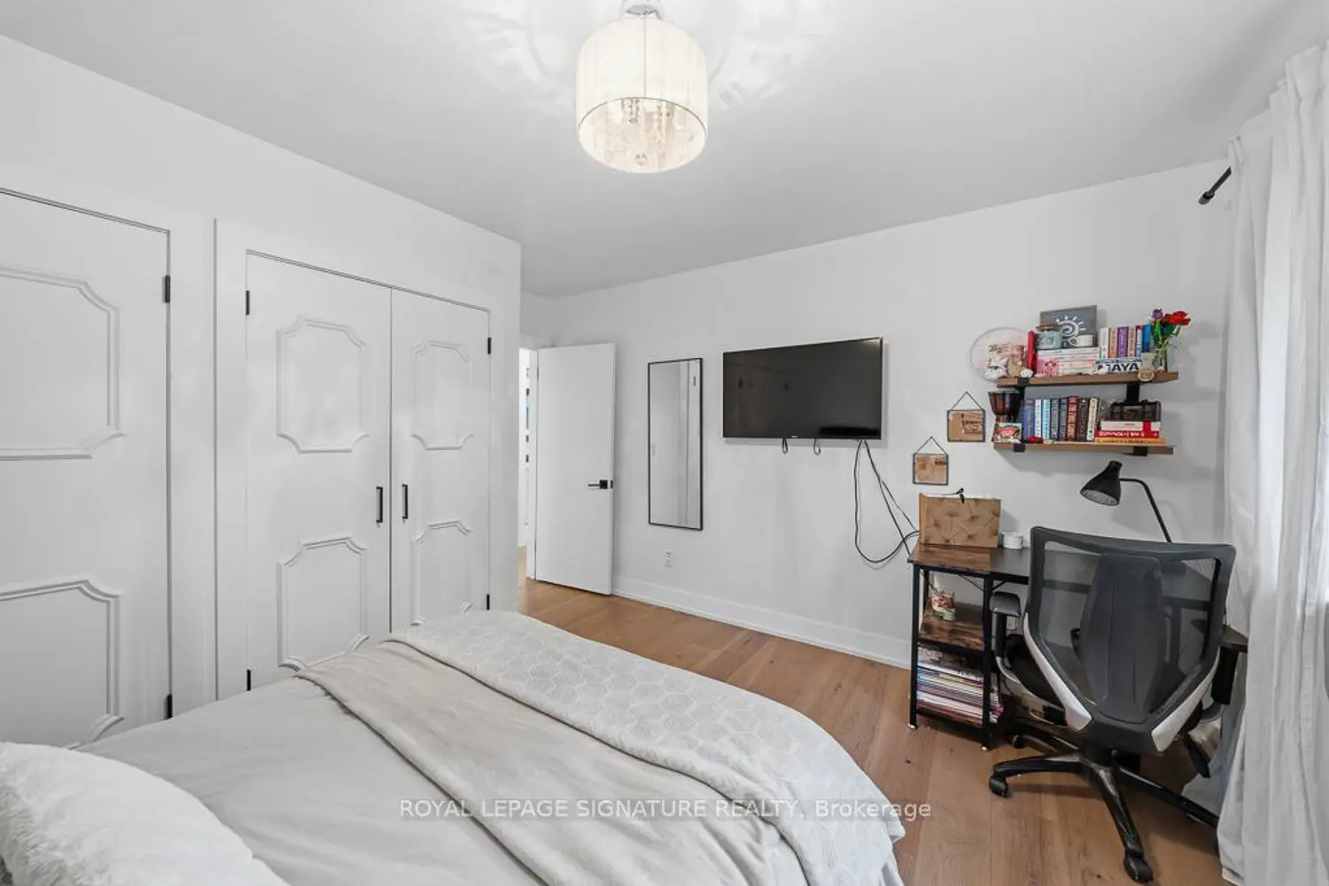 11 Yewfield Crescent photo 4