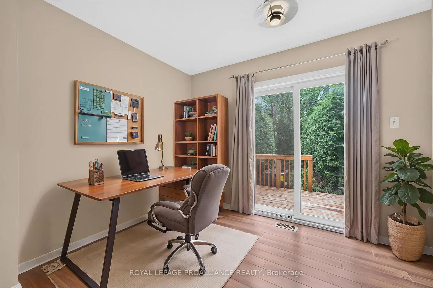 80 Rothbury Crescent photo 4