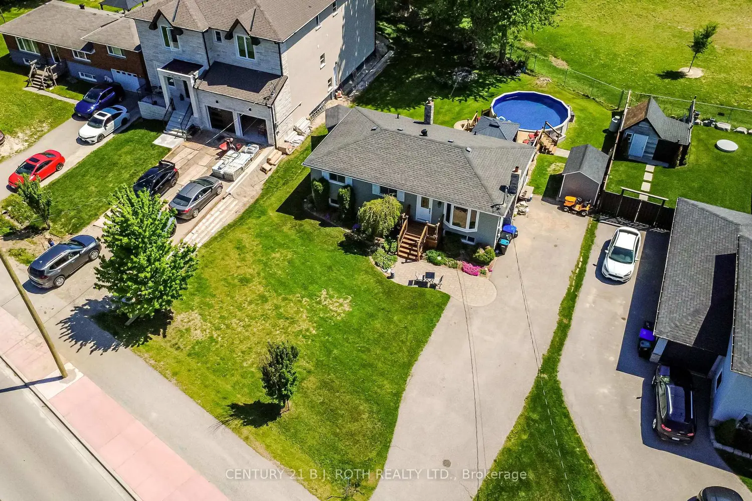 671 Simcoe Road photo 3