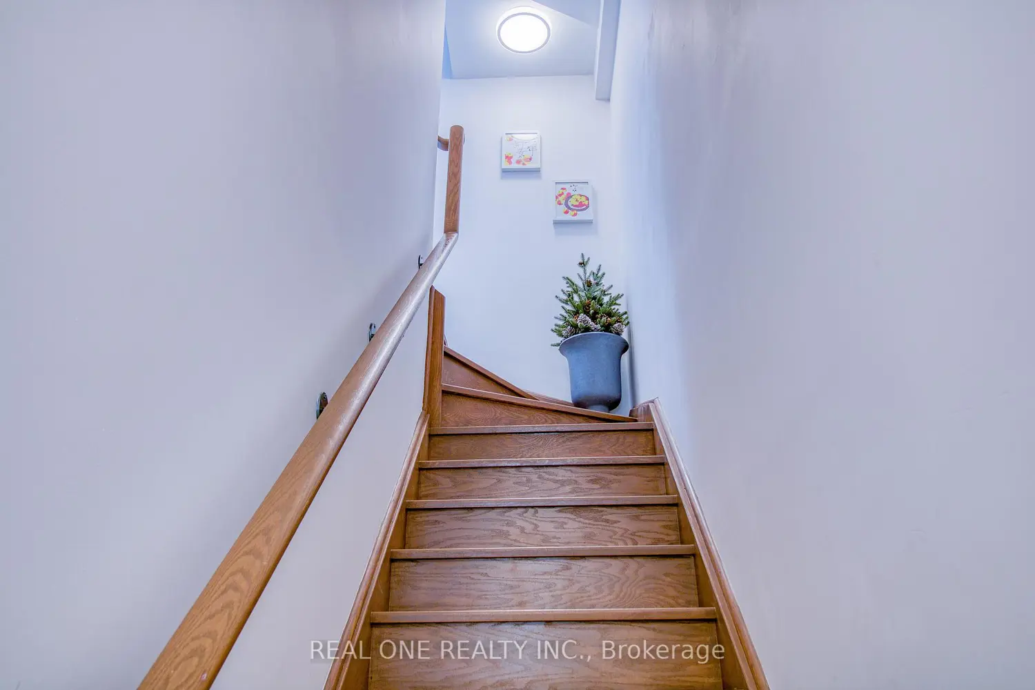 27 Eldora Avenue 63 photo 3