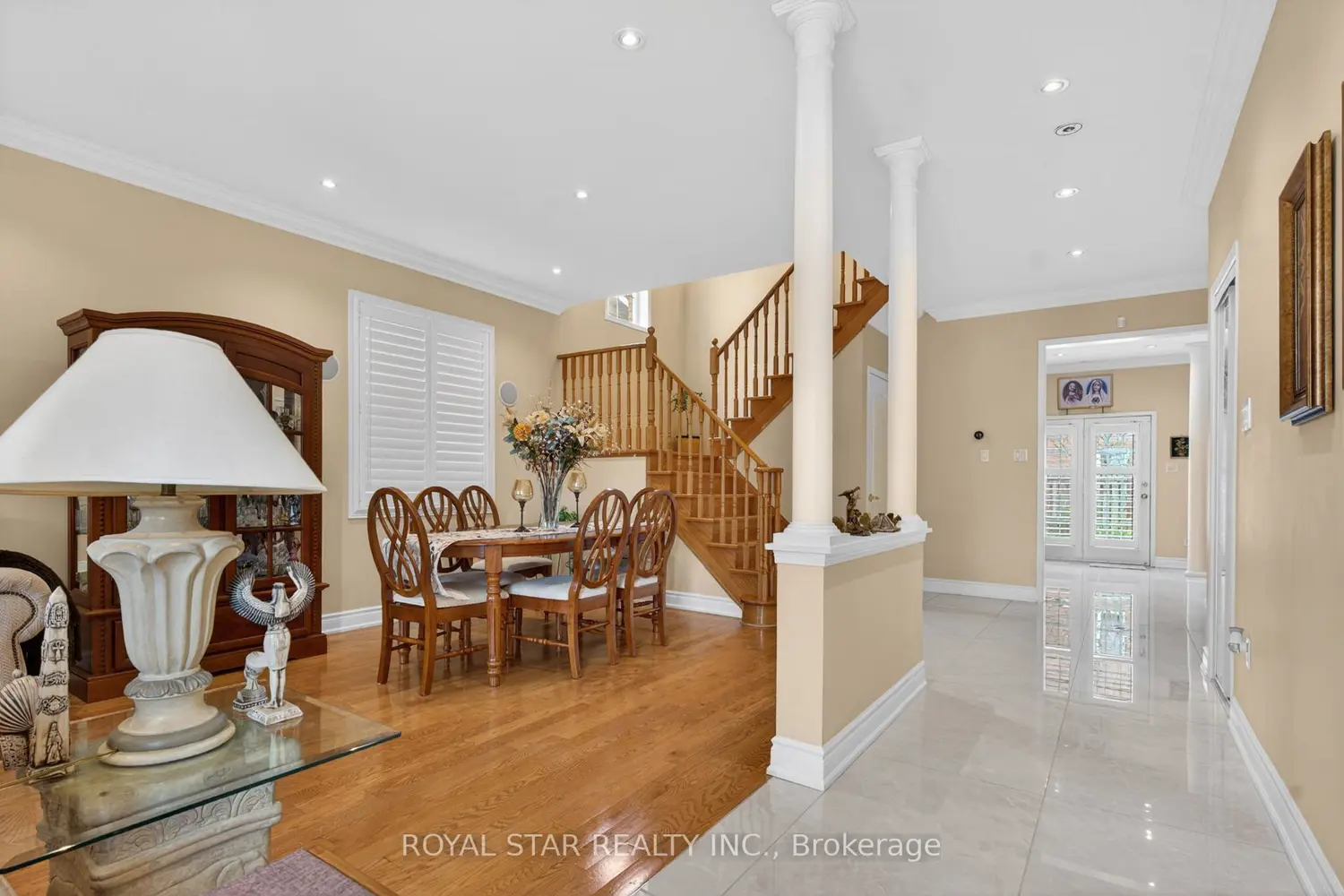 3841 Edgecliffe Run photo 2