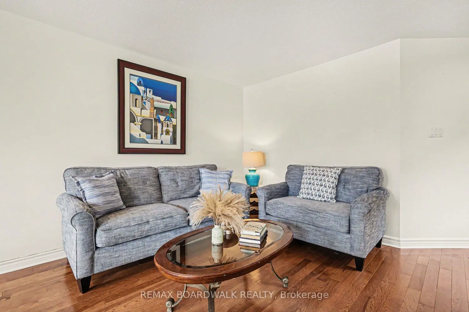 132 Montmorency Way photo 3