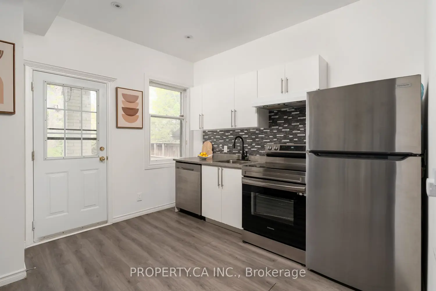 108 Albertus Avenue photo 3