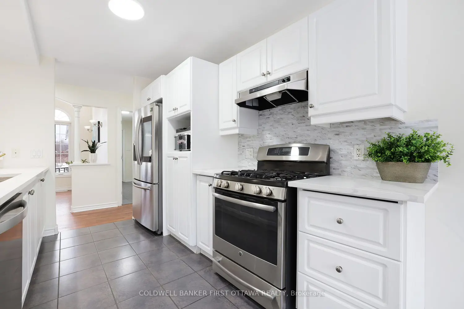 11 Rideau Crossing Crescent photo 3