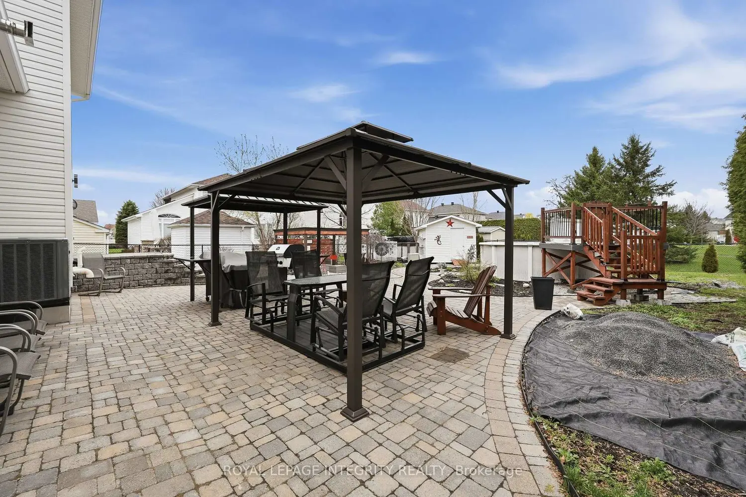 36 Frontenac Boulevard photo 3