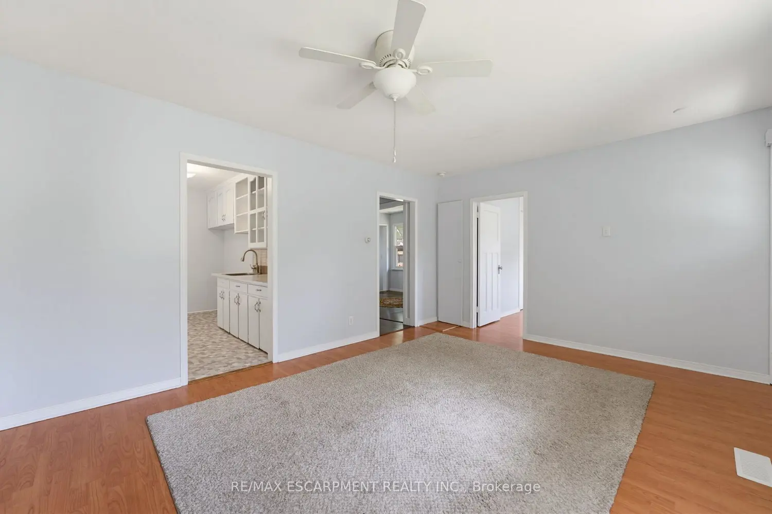 1 Byron Place photo 4