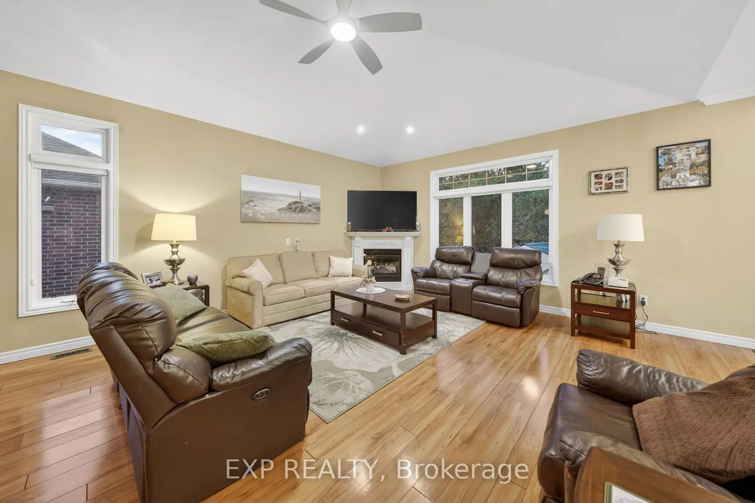 14 Hunter Drive photo 4