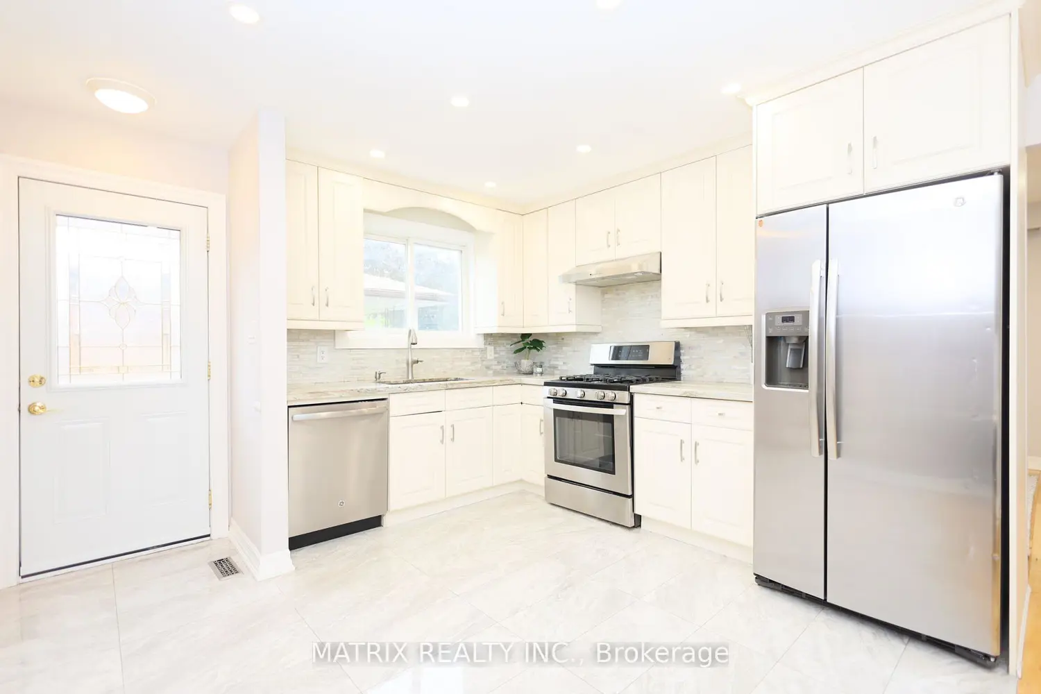 517 Grenfell Street photo 5