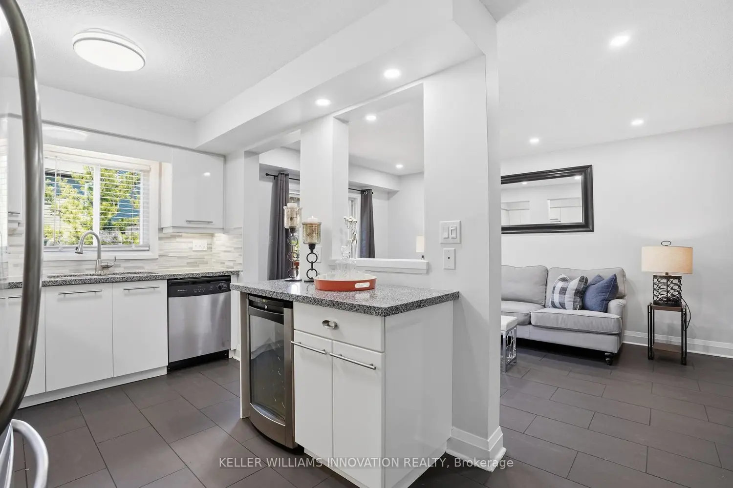 7 Upper Mercer Street G30 photo 4