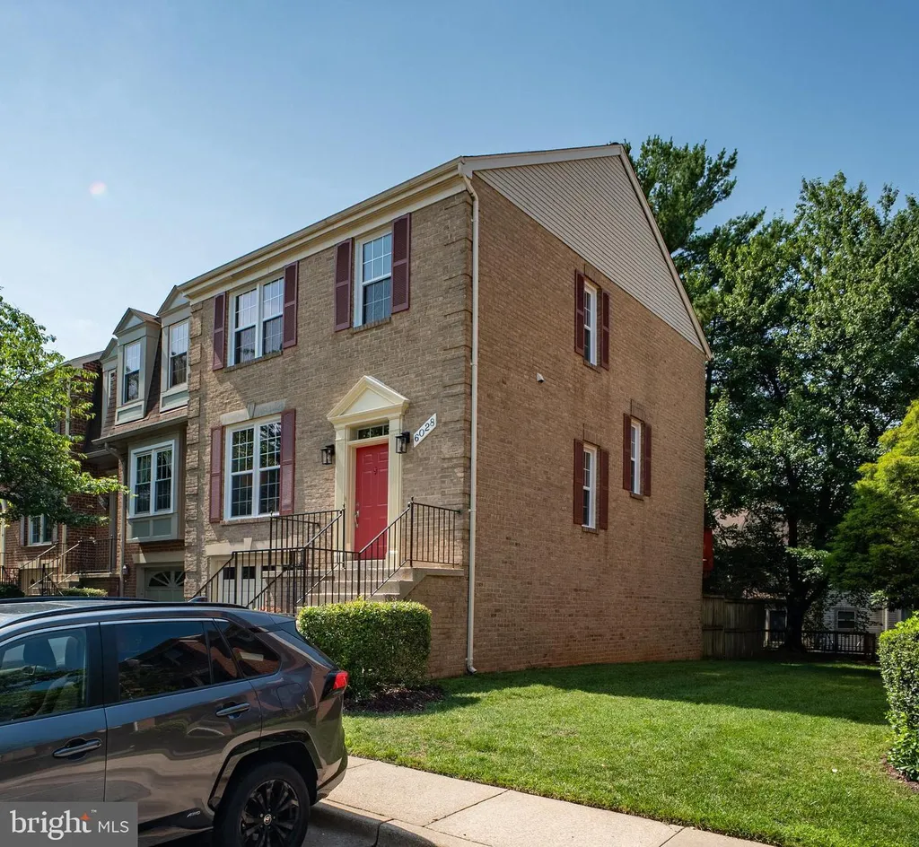 6028 Loganwood Drive, Rockville, MD 20852