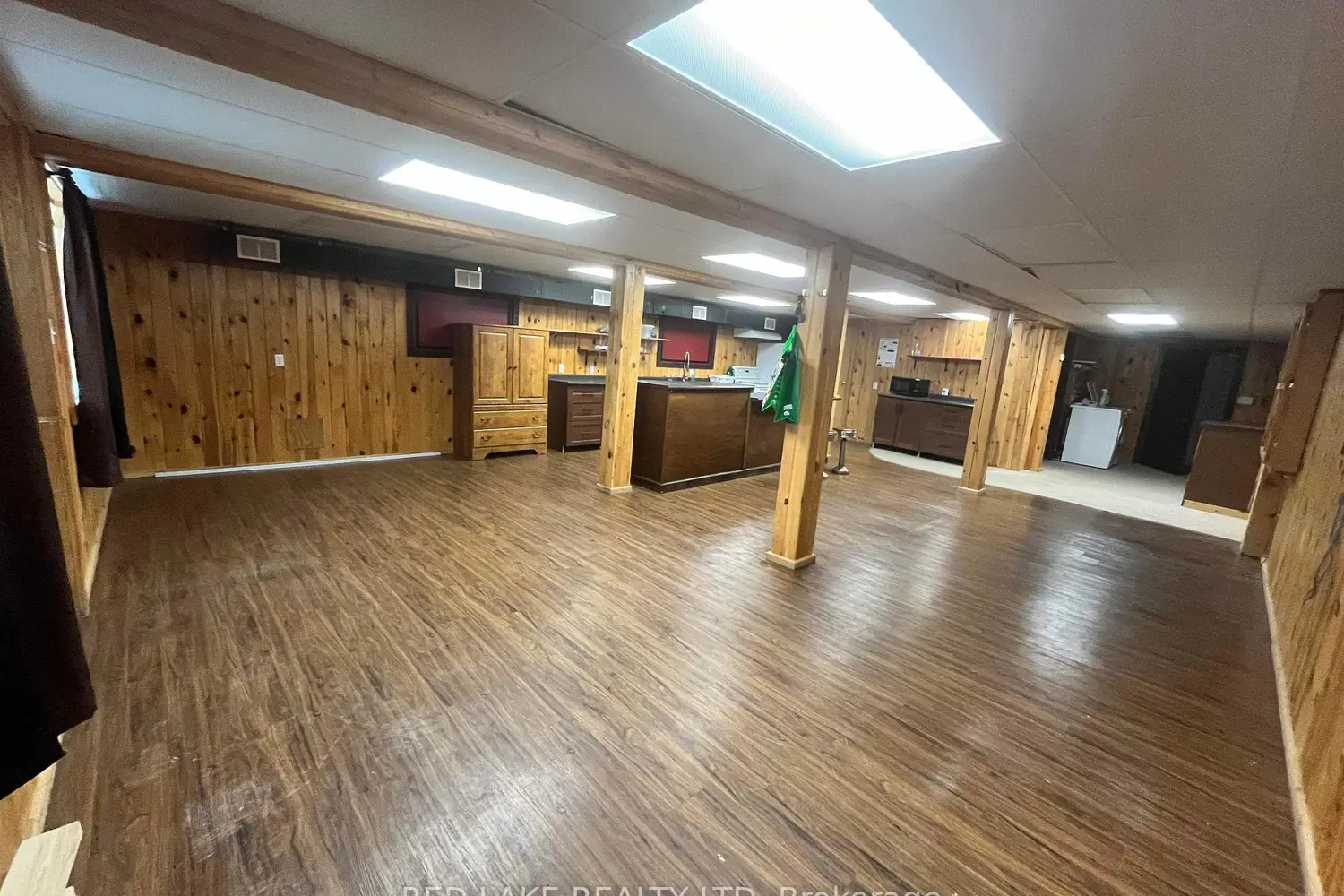 1255 Highway 105 photo 3