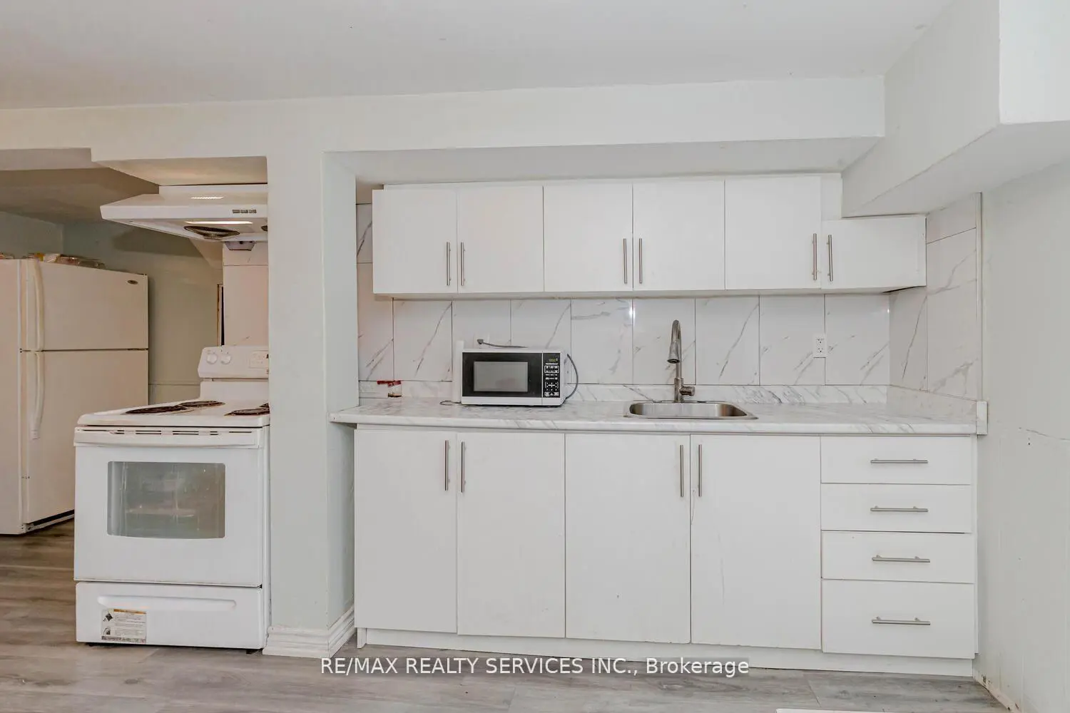 13 Greenbush Court photo 2
