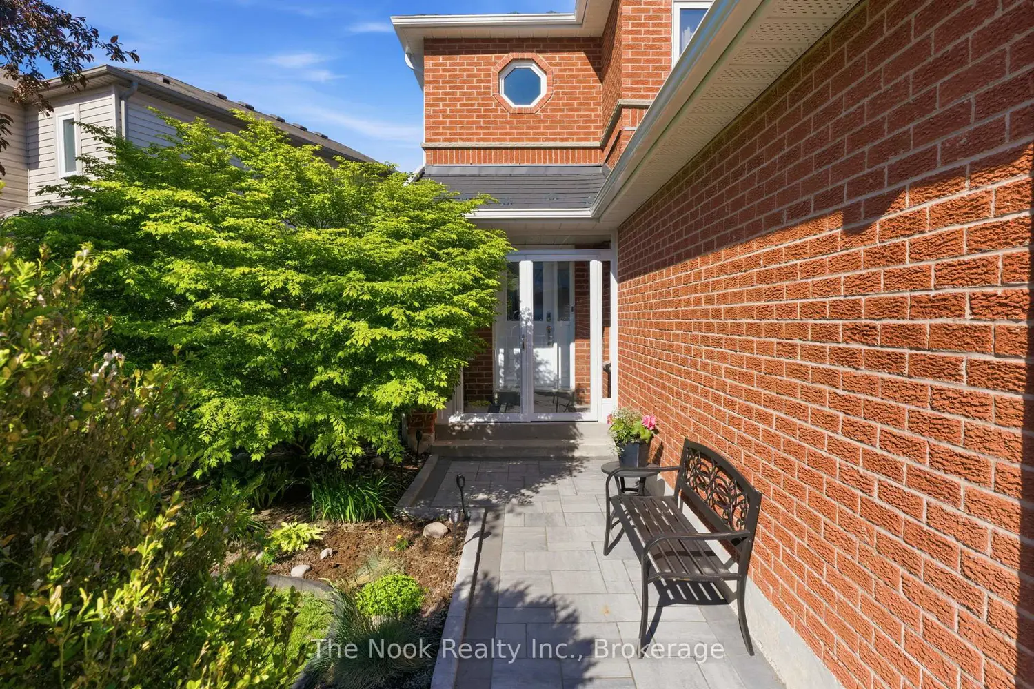 5 Teddington Crescent photo 2
