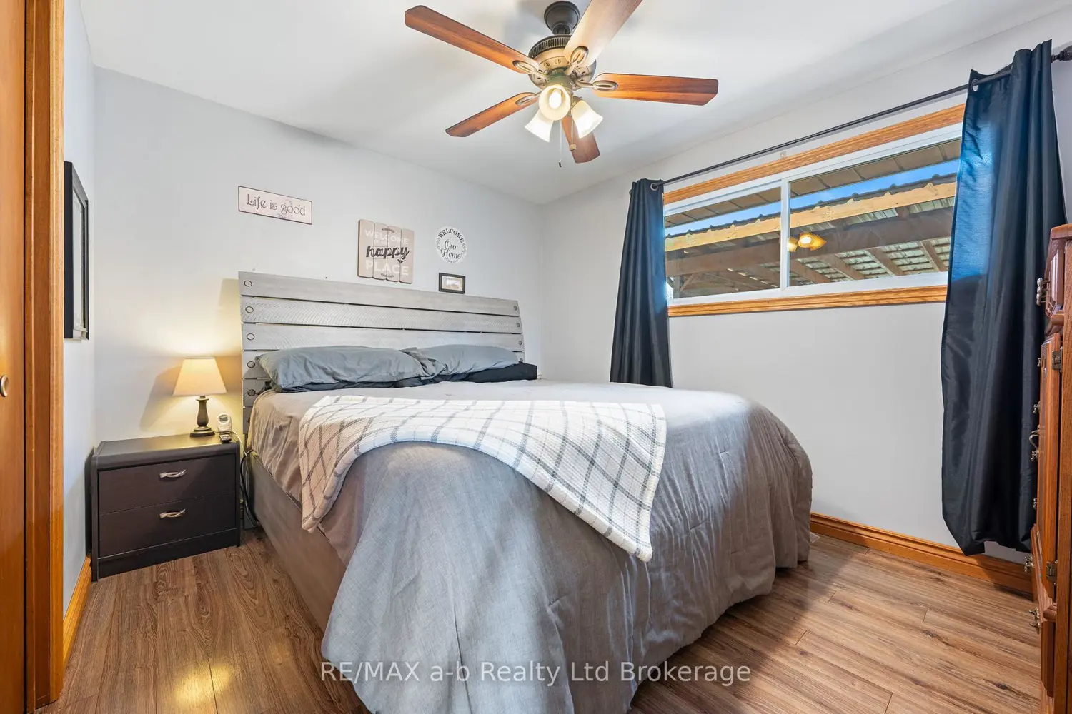 318 Broadway Street photo 5
