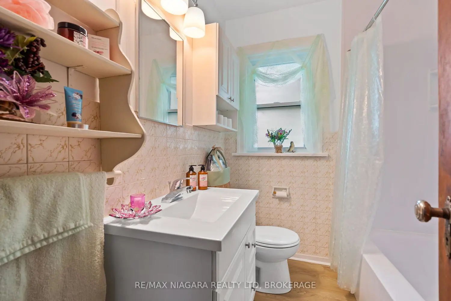63 Wilton Avenue photo 3