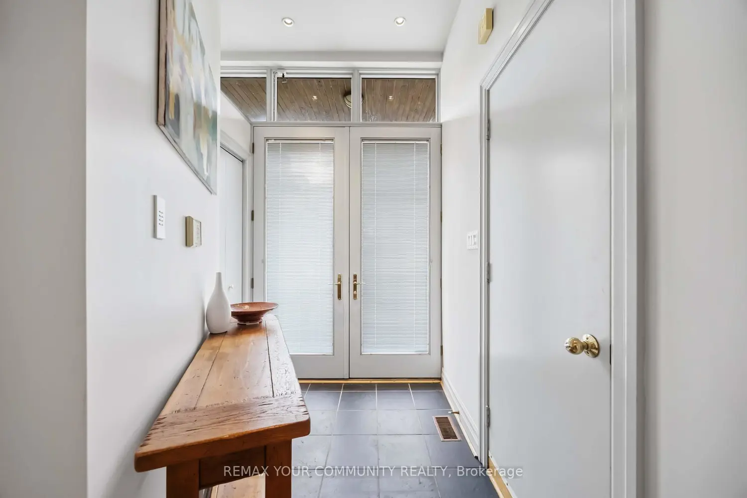 44 Castlefield Avenue photo 2