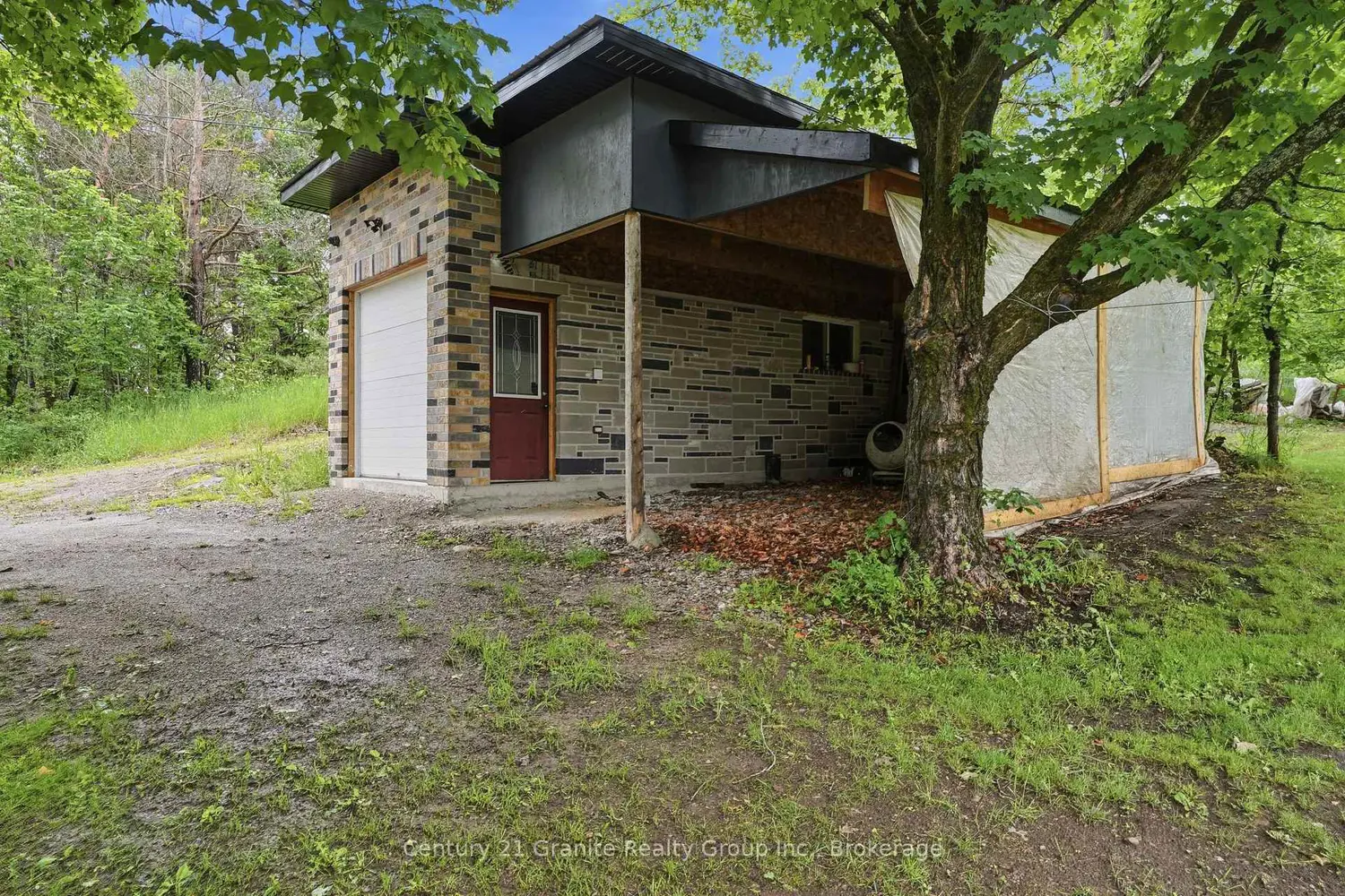 1742 Rose Island Road photo 3
