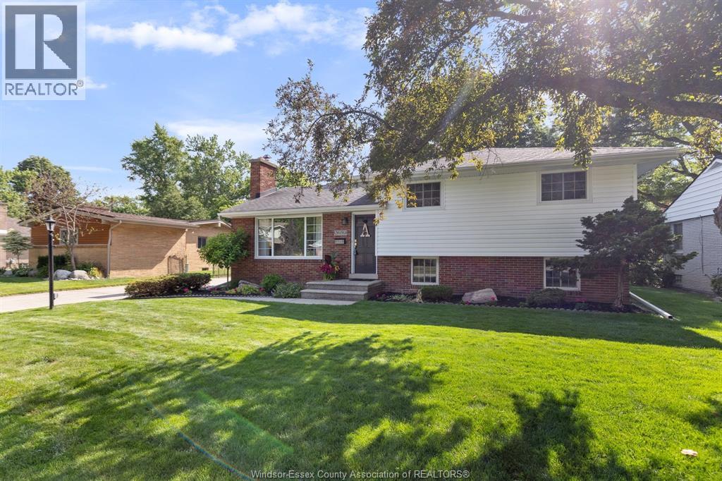 3659 Bruce Avenue, Windsor, ON, N9E1W4 photo 2