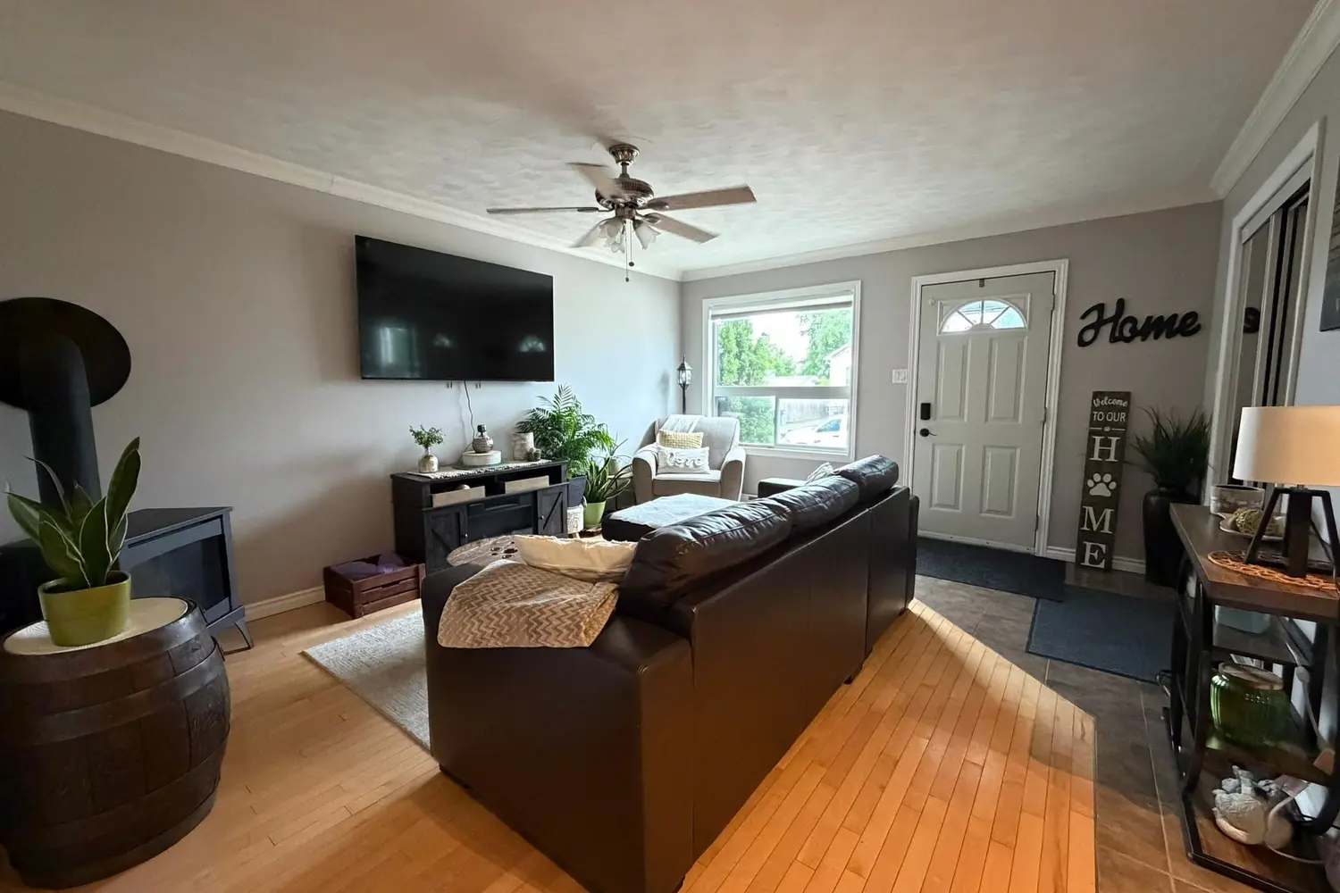 296 Ann Avenue photo 3