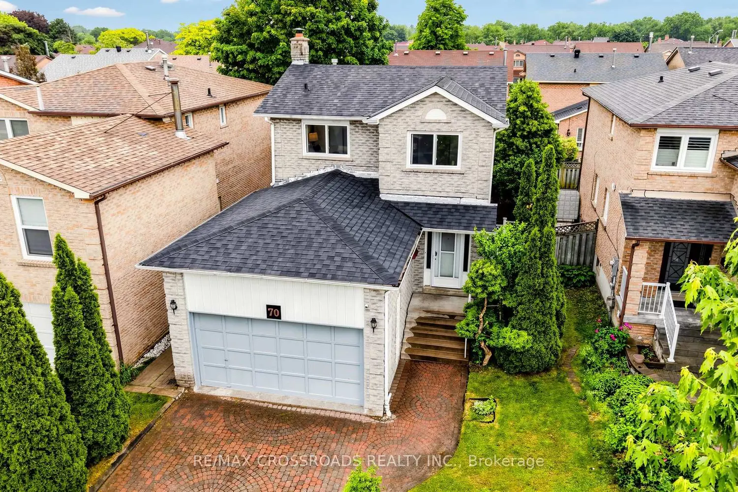 70 Halfmoon Square