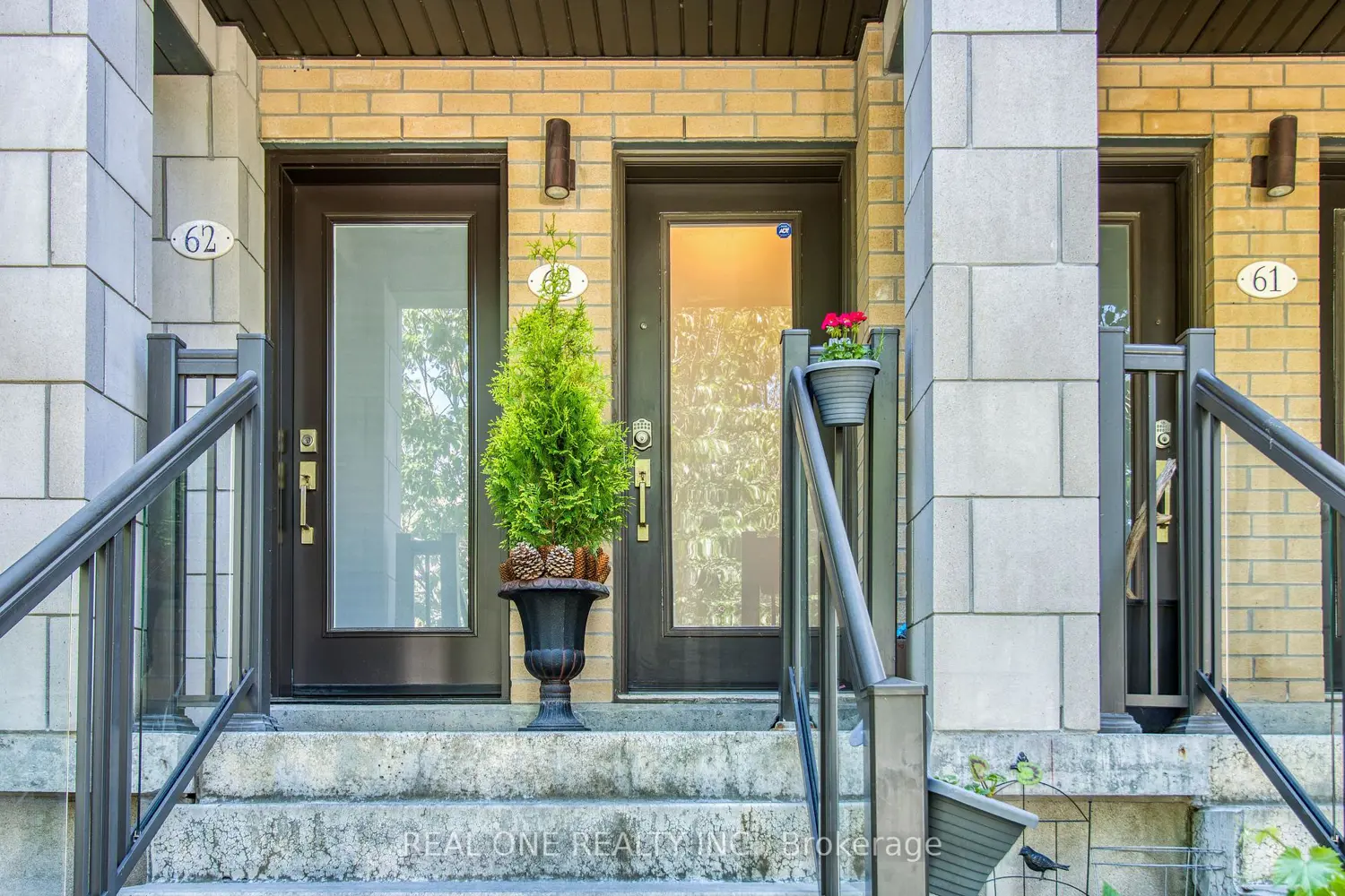 27 Eldora Avenue 63