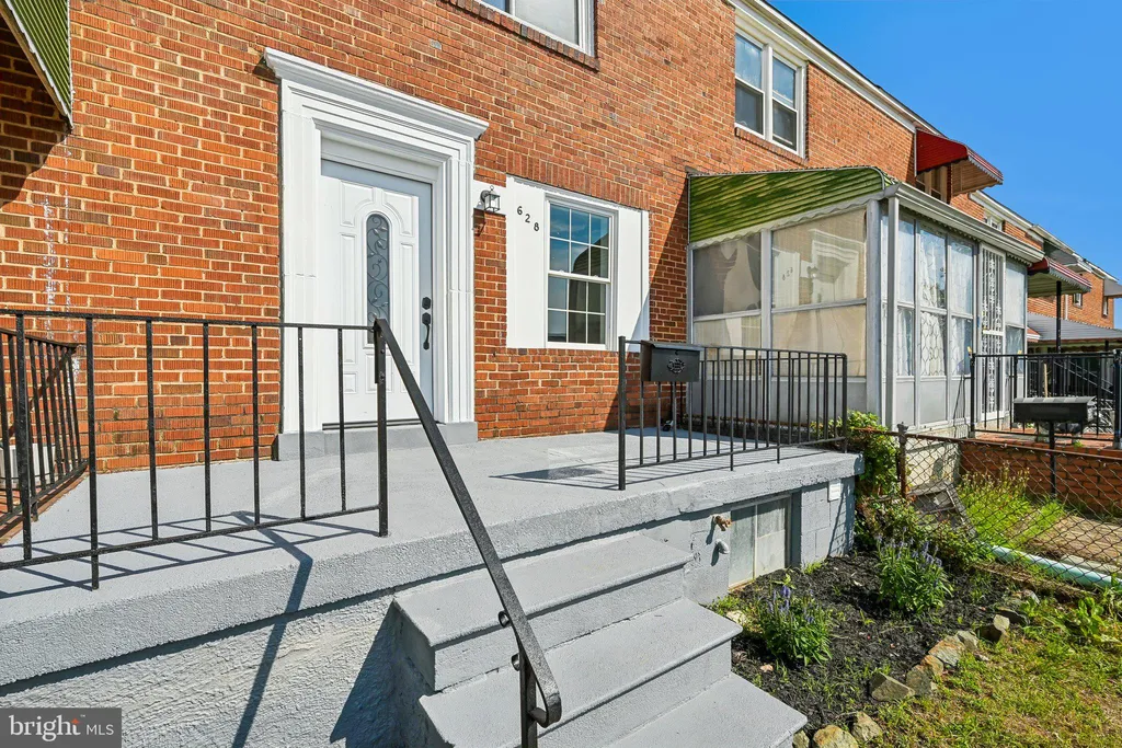 628 Roundview Road, Baltimore, MD 21225 photo 2