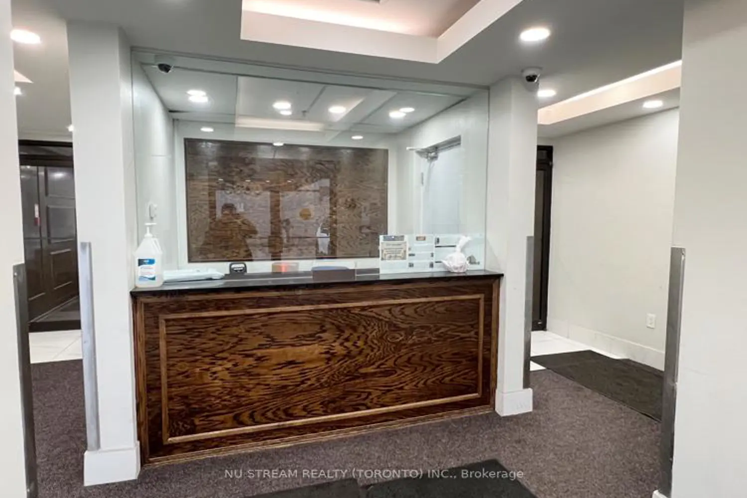 5800 Sheppard Avenue 16 photo 2