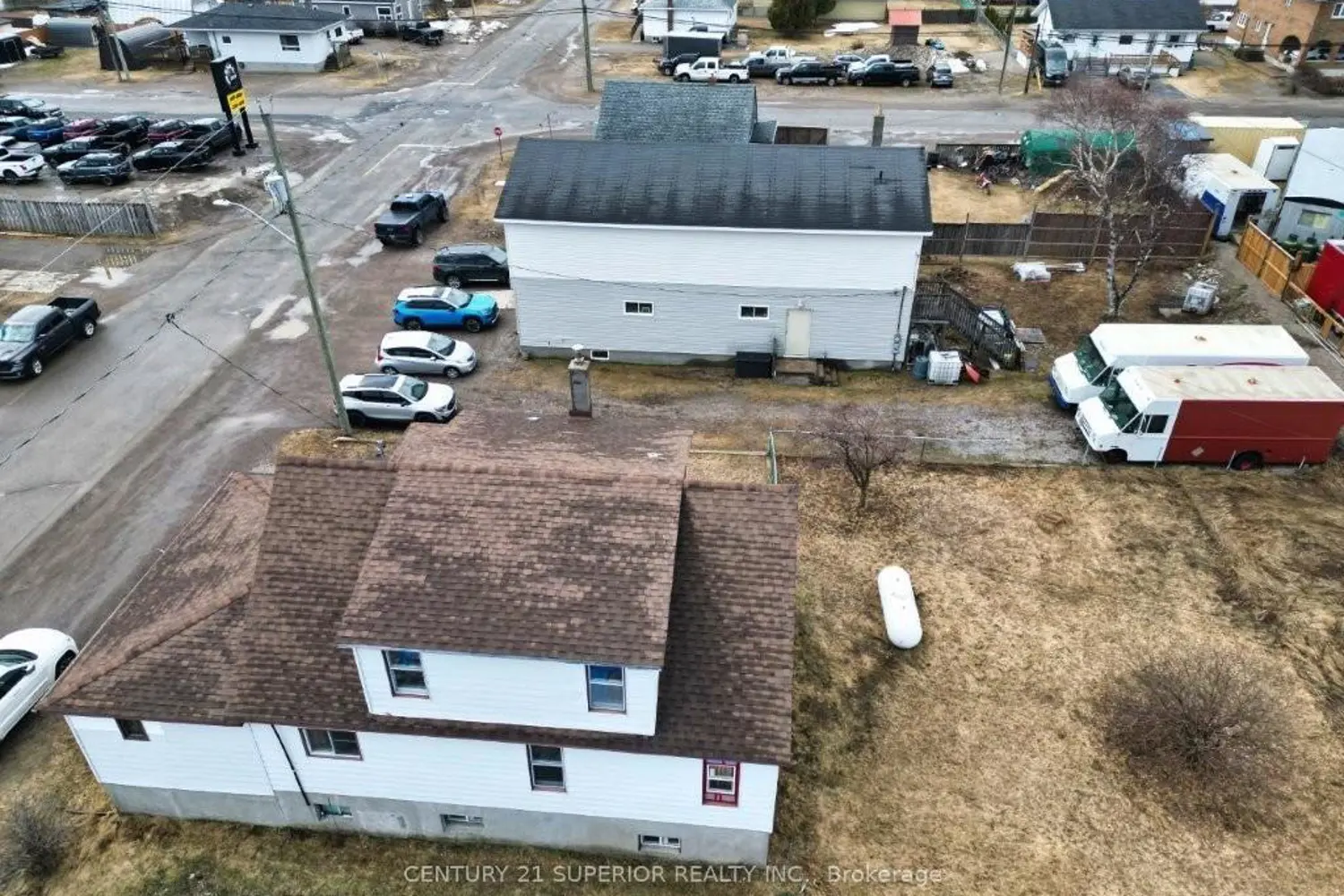 209 Walker Street photo 3