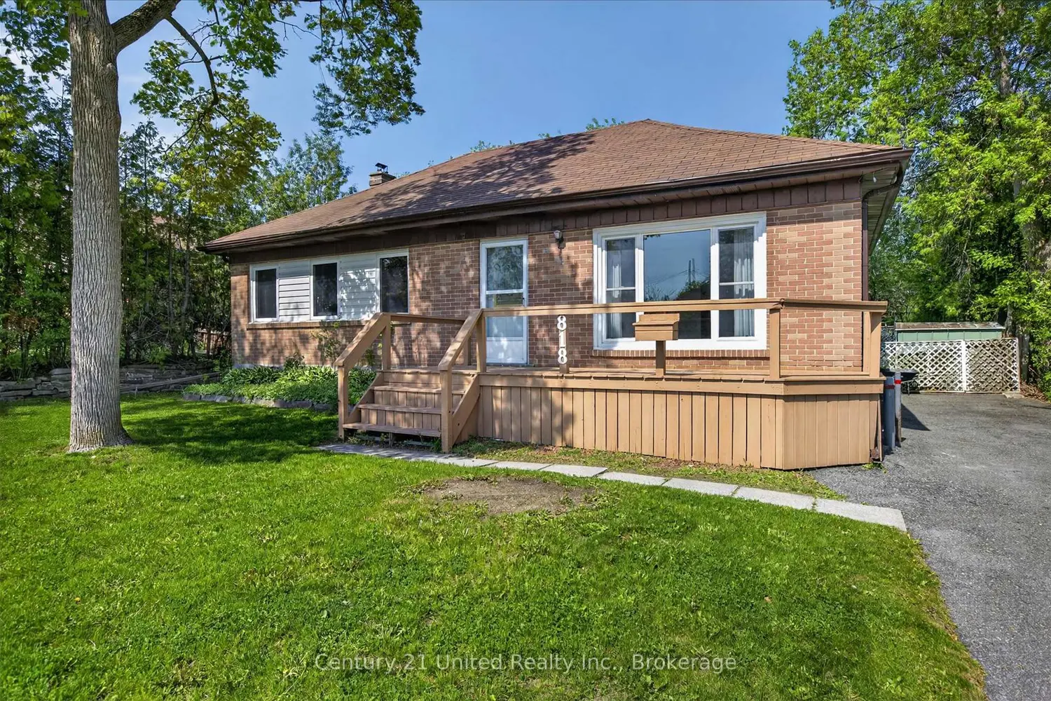818 Rishor Crescent photo 2