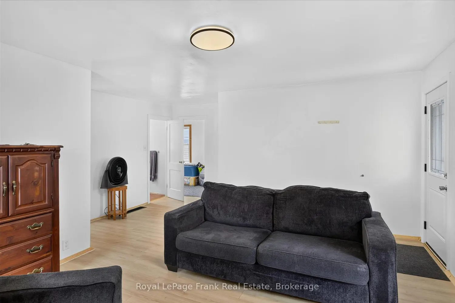 500 Glengarry Avenue photo 5