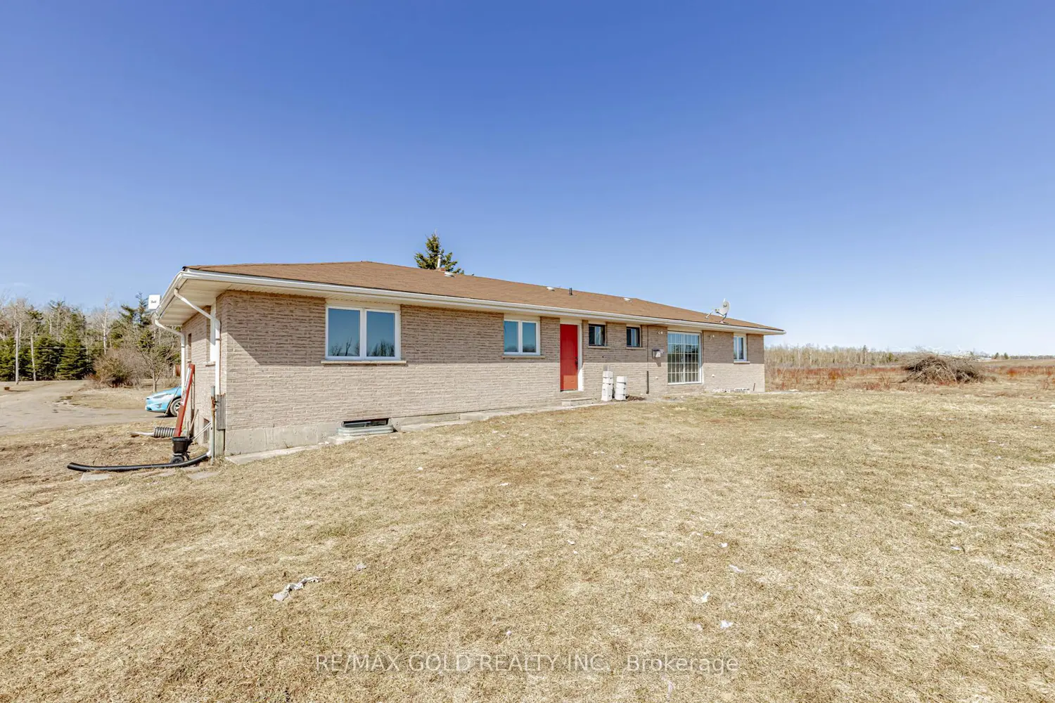 255505 9Th Line photo 3